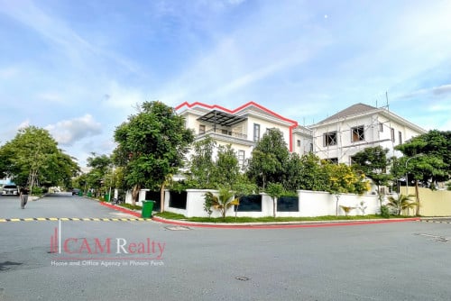 5 Bedroom Villa For Rent in Borey Villa Town | Chak Angrae Kraom