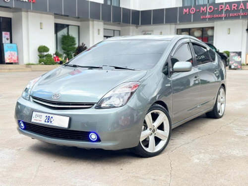 Prius ប្រផេះ 04 hf-full option 9200$