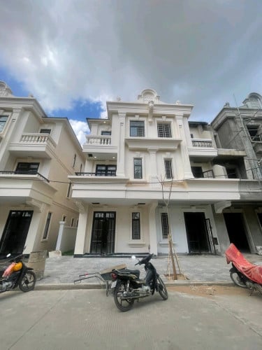 វីឡាកូនកាត់ បុរីមេគង្គស៊ីធី Link House សល់ដីចំហៀង 1.5m