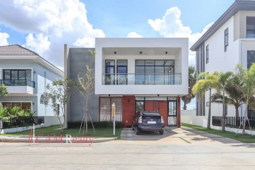 Legacy Villa សម្រាប់លក់នៅក្នុងបុរី Williams Angkor Chey