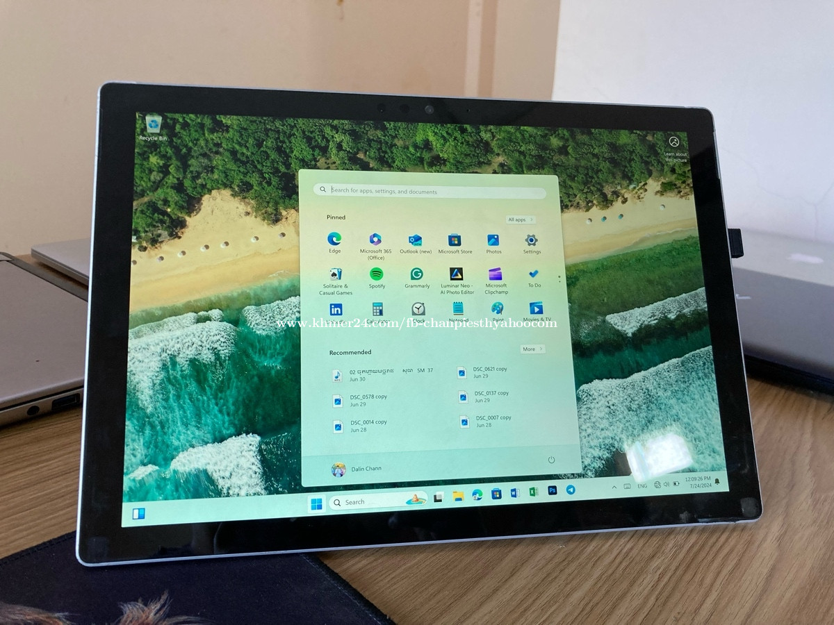 Surface Pro 5 (2017) 4GB/128GB SSD（Microsoft Surface Pro