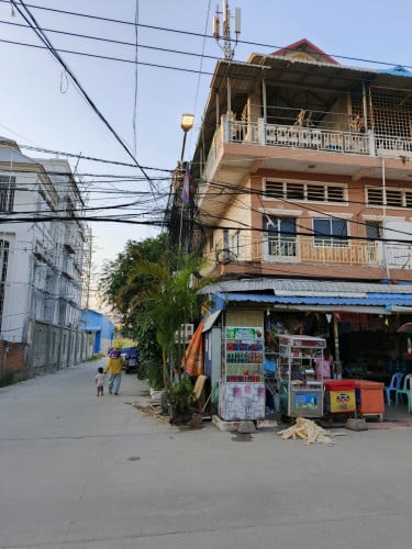 ផ្ទះអាជីកម្មសម្រាប់រកស៊ី មានចំណូលស្រាប់ ប្លង់រឹង