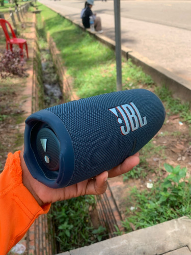 JBL charge5