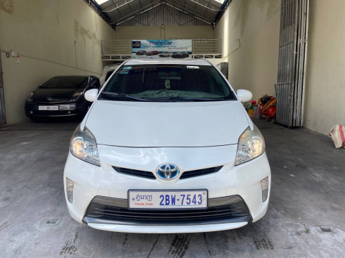 Prius 013 option 2 ក្នុងលឿង ថ្មីដូចក្រដាសពន្ធ ម្ចាស់ដេីម​ទិញក្រដាសពន្ធតម្លៃល្អ 20000$ ចរចា​