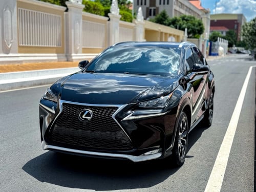 Lexus NX200T 2015 F-SPORTហ្សុីន 5ប៊ូតុង ប៉ុង2 ក្នុងឆឺរី\ud83c\udf52ហ្សុីន ទឹកថ្នាំហ្សុីន 95%