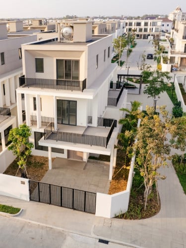 ផ្ទះលក់មានចំណូលស្រាប់