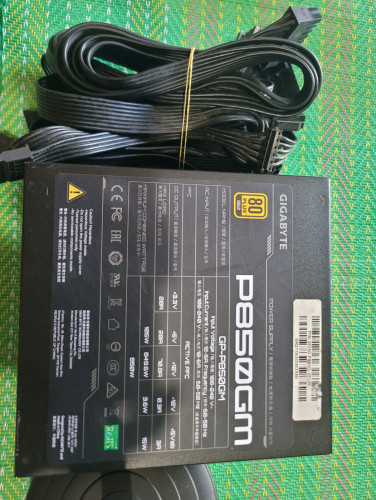 GIGABYTE ដុំភ្លើងកុំព្យូទ័រ 850w