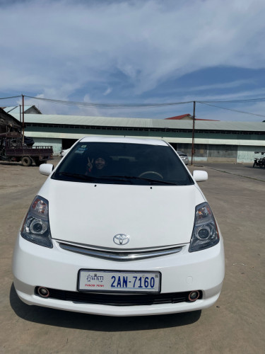 Prius 07 full ក្នុងលឿង រៀបចំហើយមួយស្អាត ម្ចាស់ដេីម​ទី១​ 