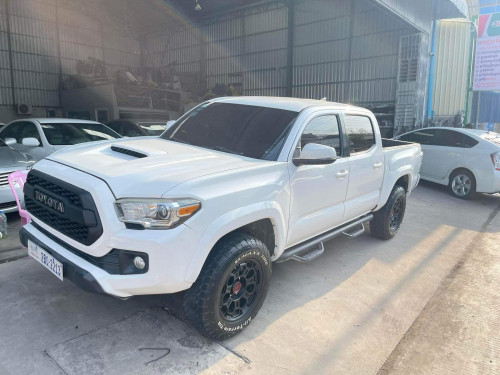 Toyota Tacoma 2016 TRD sport ម្ចាស់ដេីម