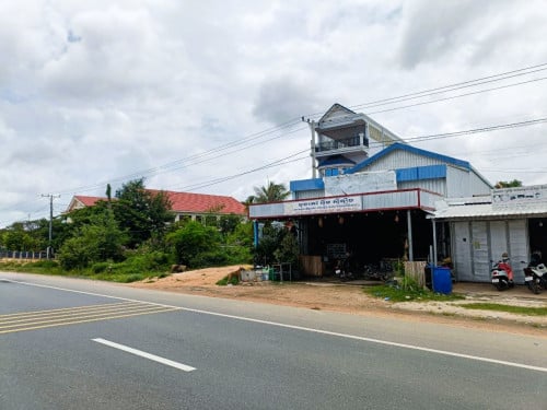 🏠ដីផ្ទះលក់បន្ទាន់នៅ ស្រុក្រគរ Urgent Sale (តម្លៃអាចនិយាយគ្នាបានខ្លះទៀត Can talk to some more)