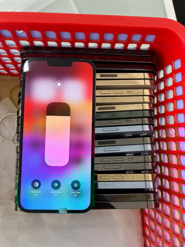 iPhone13 Pro Max LL/A មានស្គេន ម៉ាសុីនហ្សីន