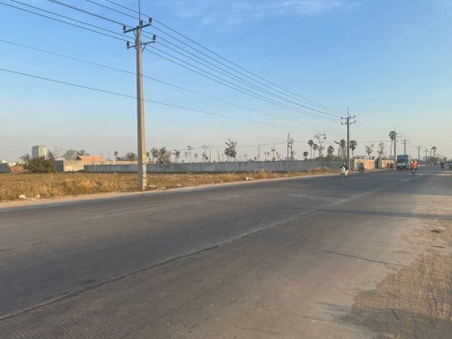 ដីលក់ផ្លូវបុរីអេលីតផាកភ្នំពេញថ្មី សែនសុខ​ ភ្នំពេញ