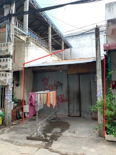 ដីលក់បន្ទាន់ក្បែរផ្សារឈូកមាស