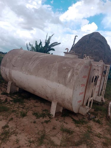 សេទែនប្រេងម៉ាស៊ុតចណុះ៥០០០ លីត្រ