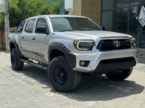 2012 Toyota Tacoma 4X4 ប៉ុង២ អូតូកាពីតាស ឡានថ្មីខ្លាំង  អត់ច្រេះ អត់កាត់ត អត់ដូរពណ៍