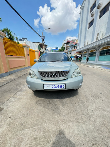 Lexus RX330/04 ប៉ុង​1​ ក្នុង​លឿង​