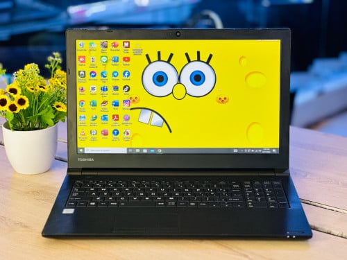 Toshiba 15 ស្ពិចល្មប្រើប្រាស់ ឌីស្សានរូបភាព រឺវីដេអូ Core i5-6th /8GB /256GB /15.6