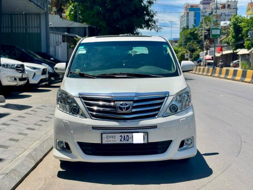 Toyota Alphard ឆ្នាំ2014 v4 ឆ្វេងហ្ស៊ីនប្រើបានតែ2ម៉ីនគីឡូជាង