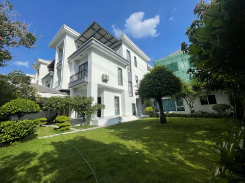 វីឡាឃ្វីនសម្រាប់ជួល នៅក្នុងបុរីវីឡាថោន