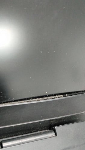 ជួសជុល Laptop បាក់បែក ( ត្រចៀក ស៊ុម …)