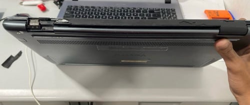 ជួសជុល Laptop បាក់បែក ( ត្រចៀក ស៊ុម …)