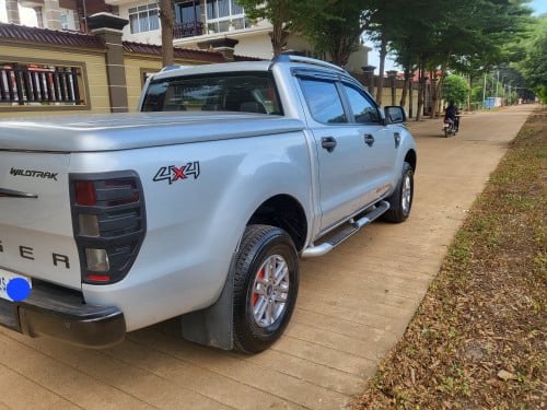 Ford Ranger Wildtrak ឆ្នាំ2012 ម៉ាស៊ីនធំ3;2L ប៉ុងពីរ ឡានអ្នប្រើ