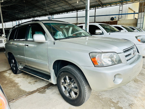 18500$ Highlander 2004 V4ប៉ុង1 តំបូលបើក