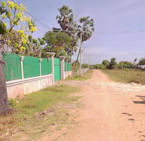 ដីជួល ឬ លក់ ក្រោយសាលាកូរ៉េ ទំហំពេញខ្នាតល្អ 30*100