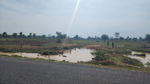 ដីលក់ កំពង់ស្ពឺ ក្បែររោងចក្រចិន