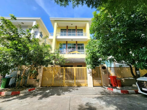 វីឡាលក់មានចំណូលនៅបុរីវីរជន-កោះពេជ្រ