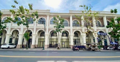 ផ្ទះអាជីវកម្ម លក់តម្លៃ $225,000 បុរី ប៉េង ហ៊ួត បឹងស្នោ (ផ្លូវ Claster)