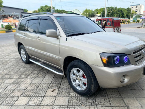 ឡានលក់ Highlander 2006 V4 P1 កៅអីចុច ពណ៌មាស ប្រភេទឡានមូល តុបតែងហើយស្អាតមួយចប់