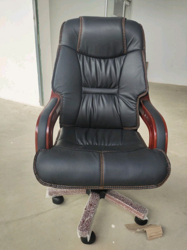 កោអីប្រធាន ឡៃឡុង " ថ្មីកេស " Manager Chair Clear Stock