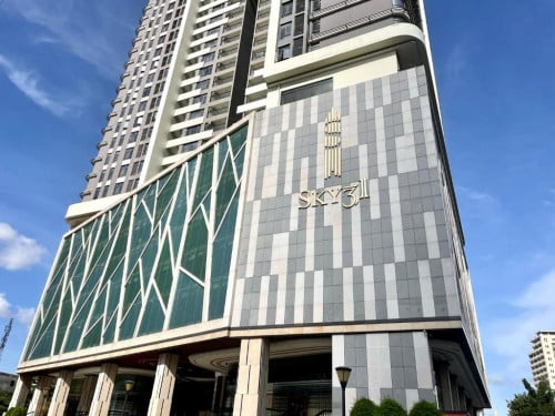 5 Min From TK Avenue || Two Bedrooms Two Bathrooms