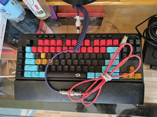 REDRAGON Vishnu with kepcaps and cable