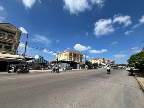 ដីសម្រាប់ជួល លេីផ្លូវ2004Land for Rent, on street 2004