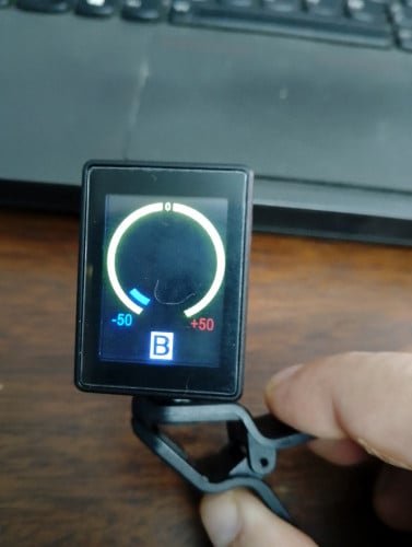 Universal guitar tuner, built-in battery