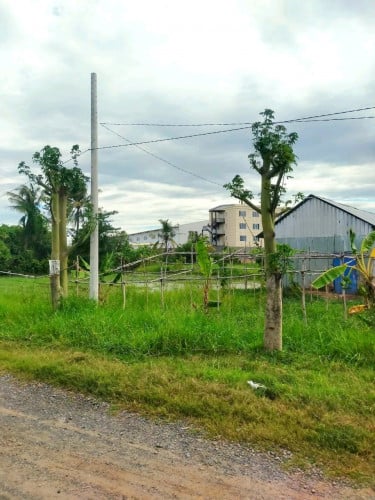 ដីលក់បន្ទាន់ ៖ តម្លៃក្រោមទីផ្សារ នៅស្រុកស្អាងជិតព្រលានយន្តហោះថ្មី