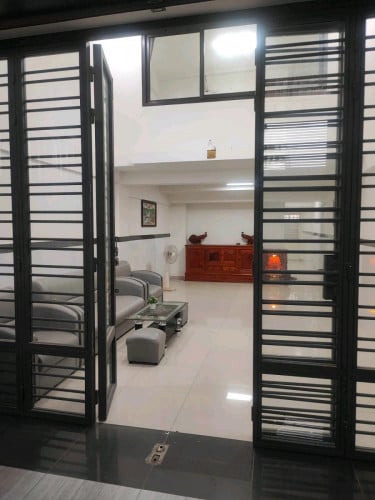 លក់បន្ទាន់