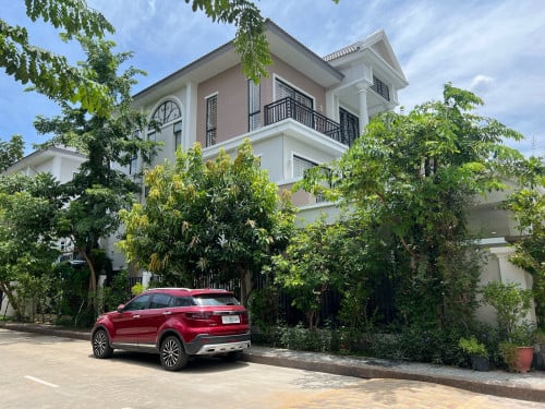 វីឡាភ្លោះកែងសំរាប់លក់