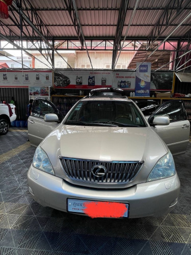 Lexus RX300 ឆ្នាំ 04 ពណ៏ ទឹកមាស