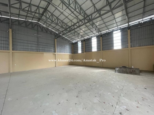 ឃ្លាំងជួលនៅស្ទឹងមានជ័យ