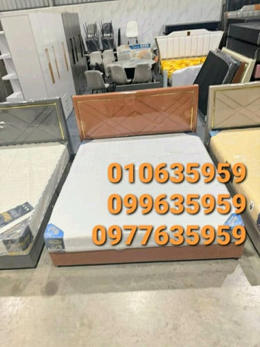 គ្រែក្បាលជ្រុងឆ្នូតមាស 1.6mx2.0m