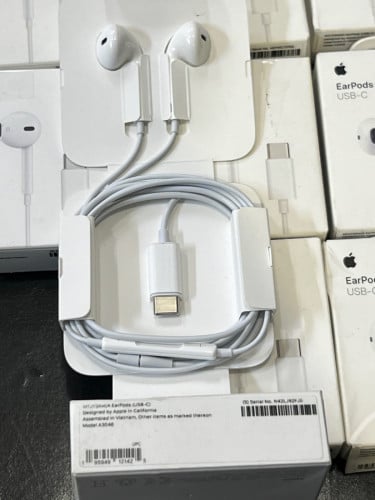 កាស iPhone 15 Series ធានាហ្ស៊ីន 100%