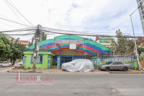 Corner Commercial Villa For Rent in Toul Kork