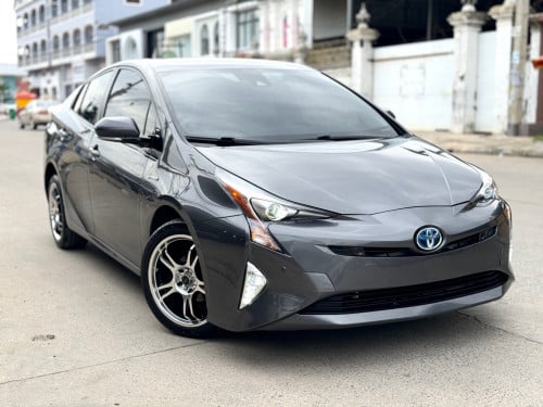 PRIUS 2016 FULL OPTION CONVENIENCE ពណ៍ប្រផេះ