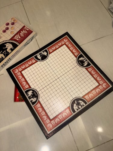 1984 Pente The Classic game of skill