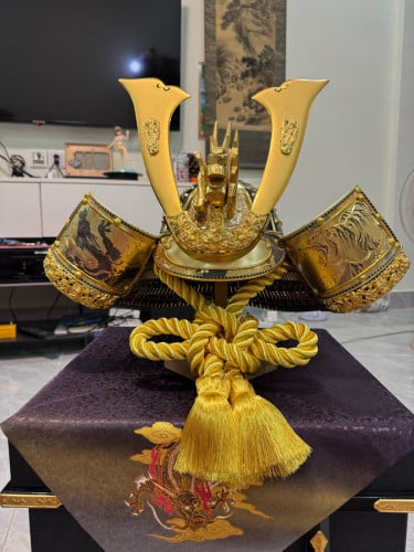 Samurai helmet wearable