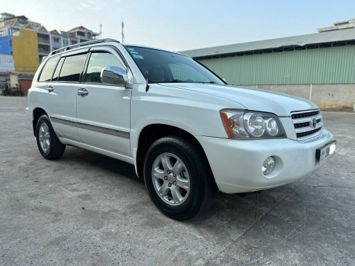 Toyota Highlander 2003 V6 ប៉ុងមួយ តែមខ្មៅ ឡានស្អាត