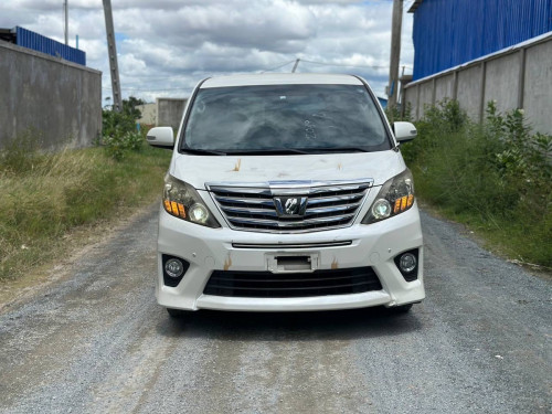 TOYOTA ALPHARD ឆ្នាំ2012 តម្លៃ ទន់ៗ